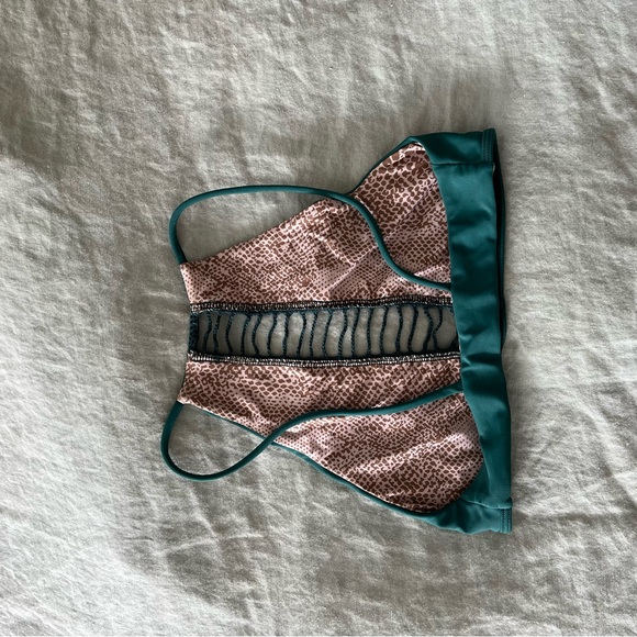 Acacia bikini top - Picture 2 of 3